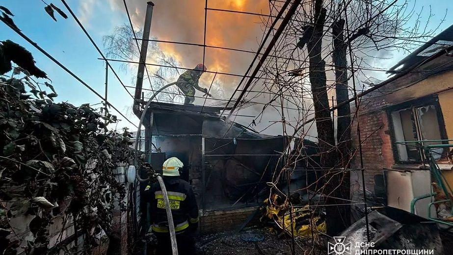 У Дніпрі під час пожежі в будинку чоловік отримав серйозні опіки (ФОТО)