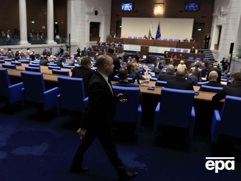 Парламент Болгарії затвердив декларацію про заборону відправки військ в Україну.