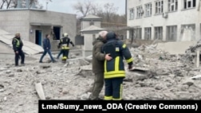 Російські війська вдарили по житловому сектору в Сумах, троє поранених – ОВА
